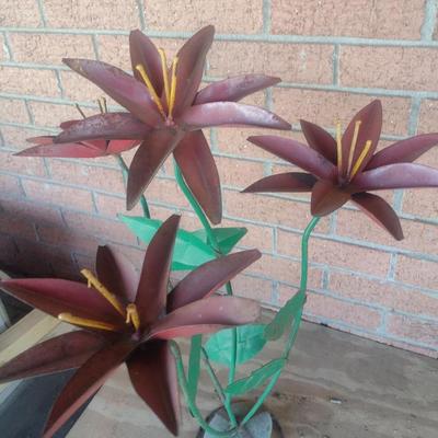 Outdoor Yard Art Metal Purple Flowers