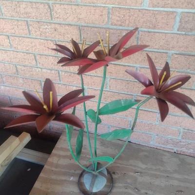 Outdoor Yard Art Metal Purple Flowers