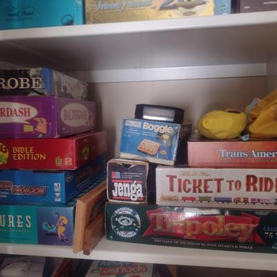 Assortment of Games and Puzzles (See all Pictures)