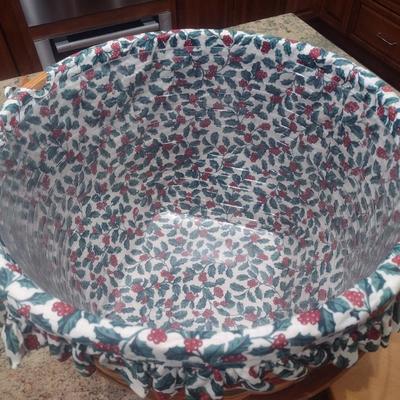 Large Longaberger Round Wicker Basket with Solid Wood Lid