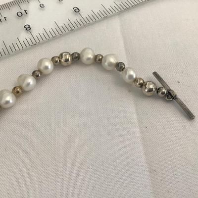 Pearl Toggle Bracelet