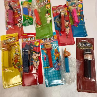 Lot of 10 Vintage Pez Dispensers Wonder Woman Batman Winnie the Pooh, etc
