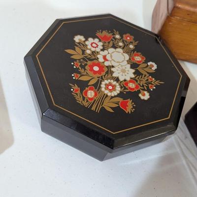 Lane Jewelry Box Hand Holding Laced Fan Godiva Tin Box Empty View Master Box #32 (SR)