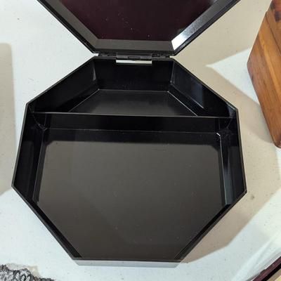 Lane Jewelry Box Hand Holding Laced Fan Godiva Tin Box Empty View Master Box #32 (SR)