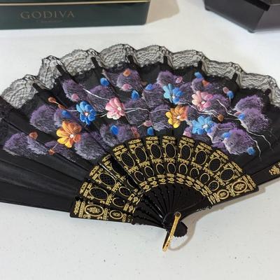 Lane Jewelry Box Hand Holding Laced Fan Godiva Tin Box Empty View Master Box #32 (SR)