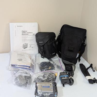 Sony DCR-DVD101 Digital DVD Video Camera Recorder/Handycam & Accessories Japan #34 (SR)