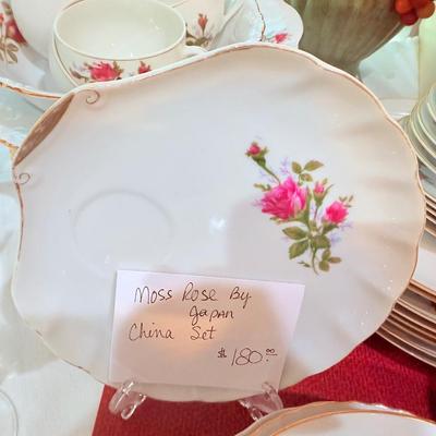 Lot 10: Moss Rose Dishware, Home Decor & More