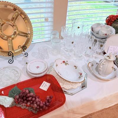 Lot 10: Moss Rose Dishware, Home Decor & More