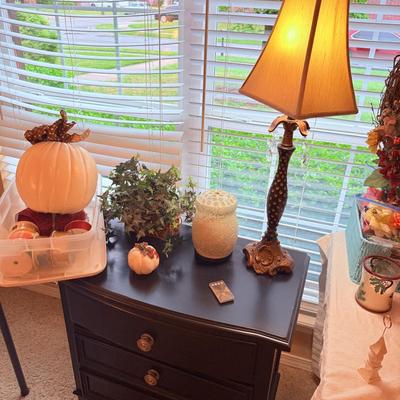 Lot 13: Office Items, Home Decor & More
