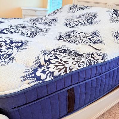 Lot 14: Somniva King Mattress & Adjustable Frame