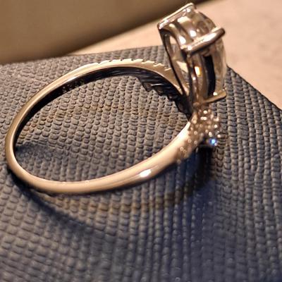 Stunning 2ct Moissanite Diamond Ring Size 7