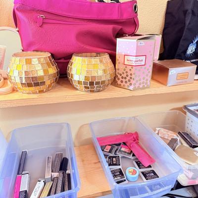 Lot 15: Mary Kay Cosmetics & Makeup Selection