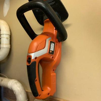 Black & Decker Cordless Weed Wacker & Hedge Trimmer