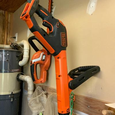 Black & Decker Cordless Weed Wacker & Hedge Trimmer
