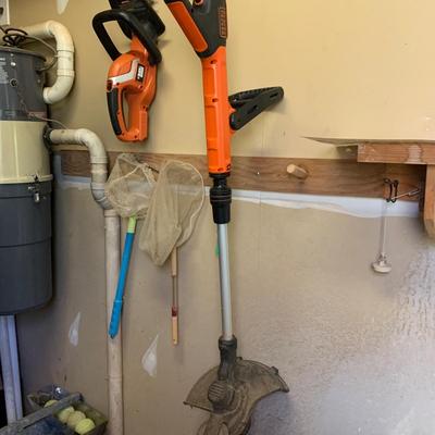 Black & Decker Cordless Weed Wacker & Hedge Trimmer
