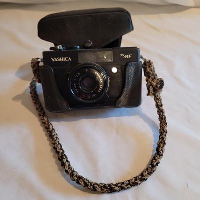 Vintage Point and Shoot Cameras (D-EL)