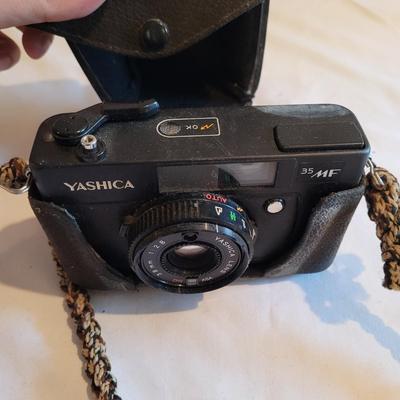 Vintage Point and Shoot Cameras (D-EL)