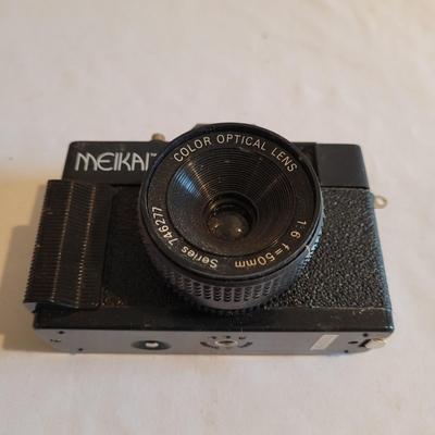 Vintage Point and Shoot Cameras (D-EL)