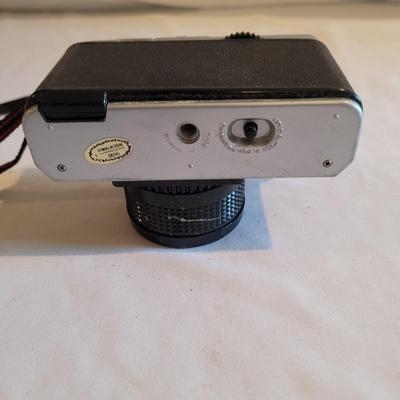 Vintage Point and Shoot Cameras (D-EL)