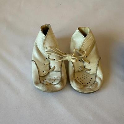 VINTAGE AND ANTIQUE BABY SHOES