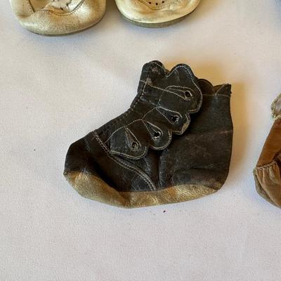 VINTAGE AND ANTIQUE BABY SHOES