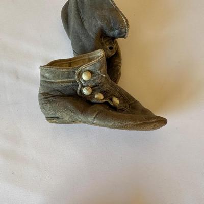 VINTAGE AND ANTIQUE BABY SHOES