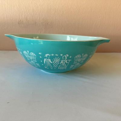 PYREX BOWLS AND REFRIGERATOR DISH