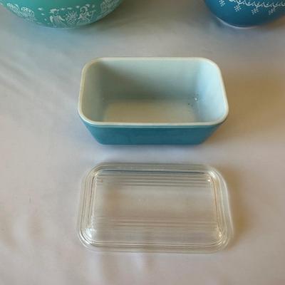 PYREX BOWLS AND REFRIGERATOR DISH