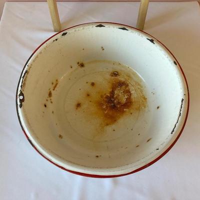 NATIONAL GLASS WASHBOARD NO 512 AND A LARGE ENAMEL BOWL