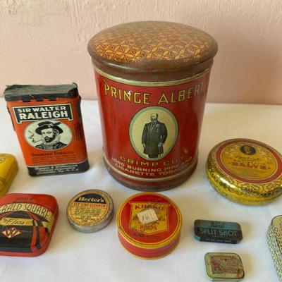 A GREAT SELECTION OF OLD TINS (1)