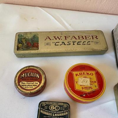 A GREAT SELECTION OF OLD TINS (4)