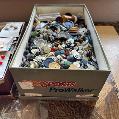 A HUGE ASSORTMENT OF OLD BUTTONS