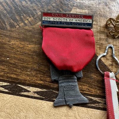 BOY SCOUTS OF AMERICA POCKET KNIFE, PIN AND MEDALS