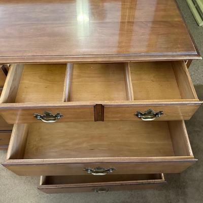 8 DRAWER DRESSER WITH MIRROR