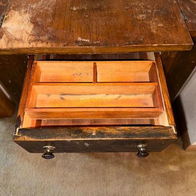 ANTIQUE MARTHA WASHINGTON SEWING CABINET