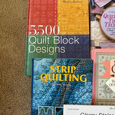 BOOKS ON QUILTING AND NEEDLEPOINT