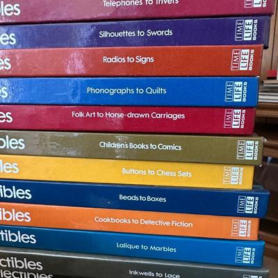A SET OF EDUCATIONAL BOOKS ON COLLECTIBLES