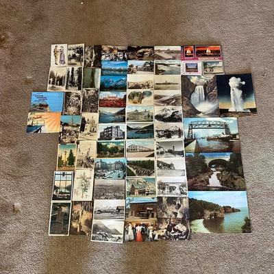 A GREAT COLLECTION OF POSTCARDS