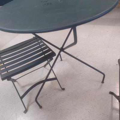Vintage Three-Piece Patio Metal Table and Chair Set Folding Leg Design