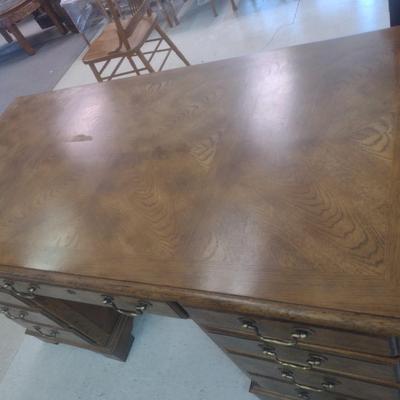 Vintage Wood Finish Knee Hole Executive's Desk