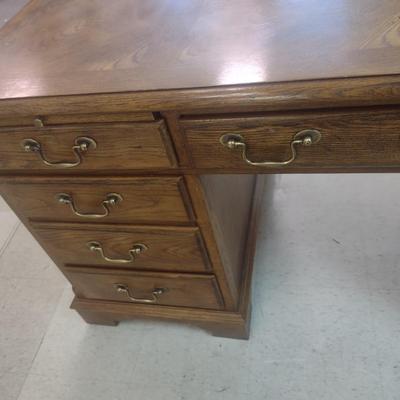 Vintage Wood Finish Knee Hole Executive's Desk