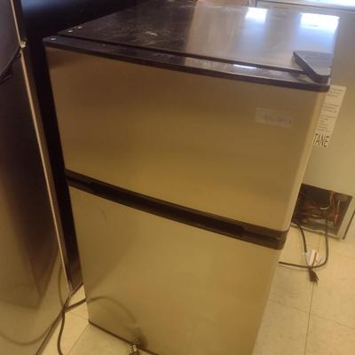 Midea Dorm Sized Refrigerator