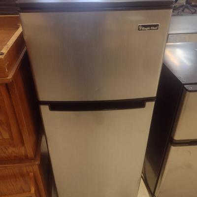 Magic Chef Studio Sized Refrigerator Freezer