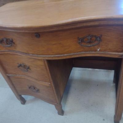 Antique Oak Diminutive Knee Hole Desk/Vanity