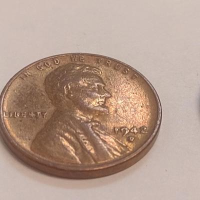 Set of Two 1942-D U. S. Wheat Pennies on with "L" on Rim Error (#106)
