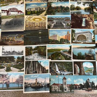 A GREAT VARIETY OF VINTAGE POSTCARDS