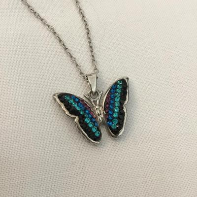 Beautiful, silver toned, vintage, butterfly pendant necklace