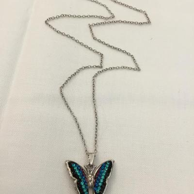 Beautiful, silver toned, vintage, butterfly pendant necklace