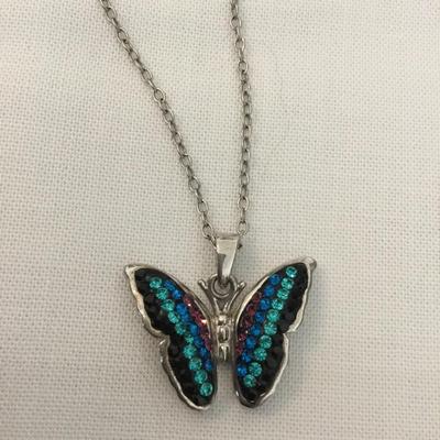 Beautiful, silver toned, vintage, butterfly pendant necklace
