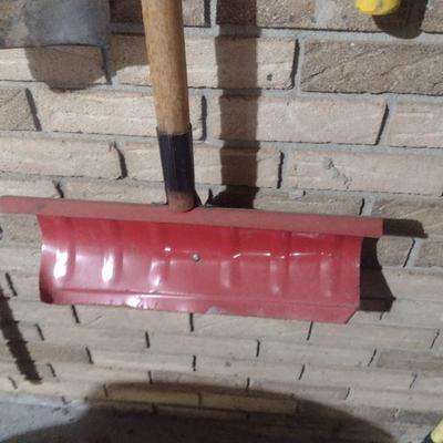 Assortment of Garden Hand Work Tools